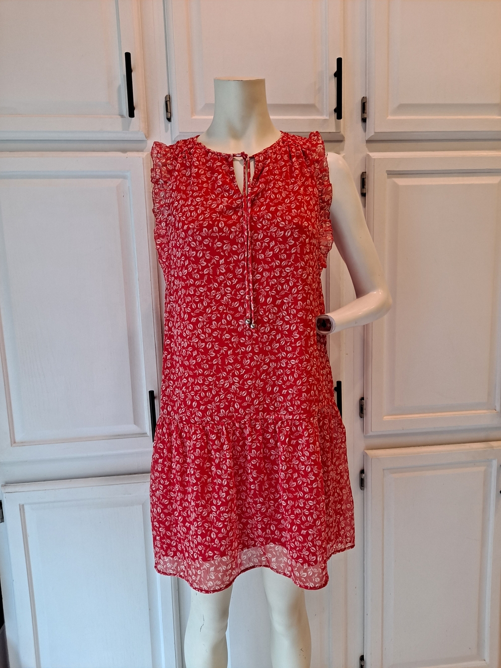 Kaari Blue Red White Leaf Pattern Tie-Neck Ruffle Tiered Mini Lined Dress